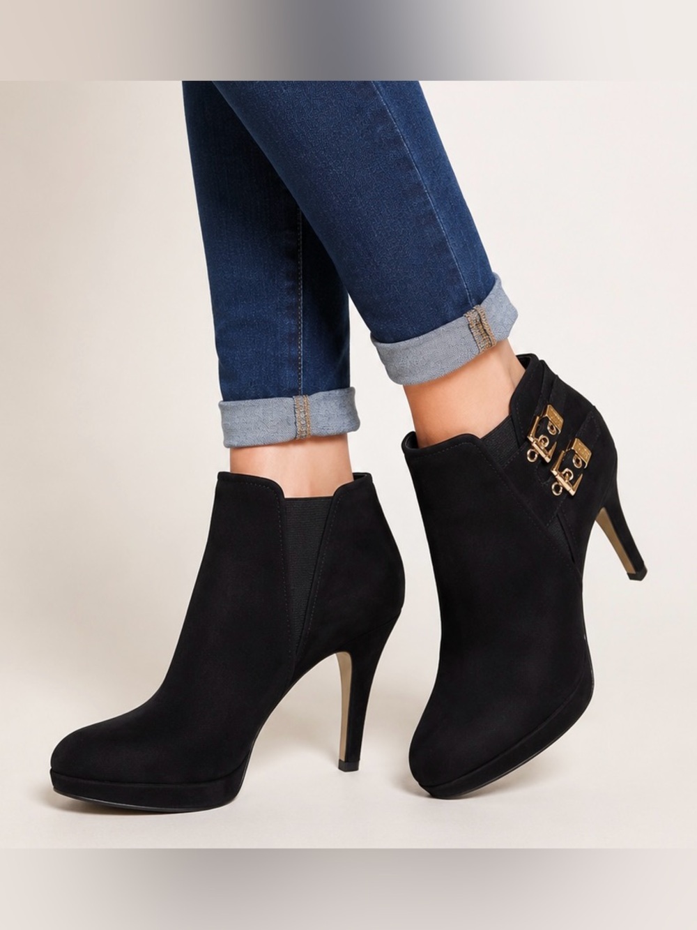 Vince Camuto Women Size 8 Elaina Black Suede Ankle Boots Heels Buckle Booties
